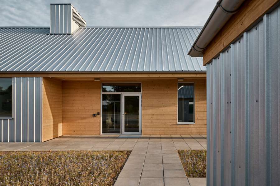 Jordbærmarkens pandeplader skaber landlig stemning og inspirerer til naturleg, Børnehuset Jordbærmarken, Rodskovvej 59, 8543 Hornslet